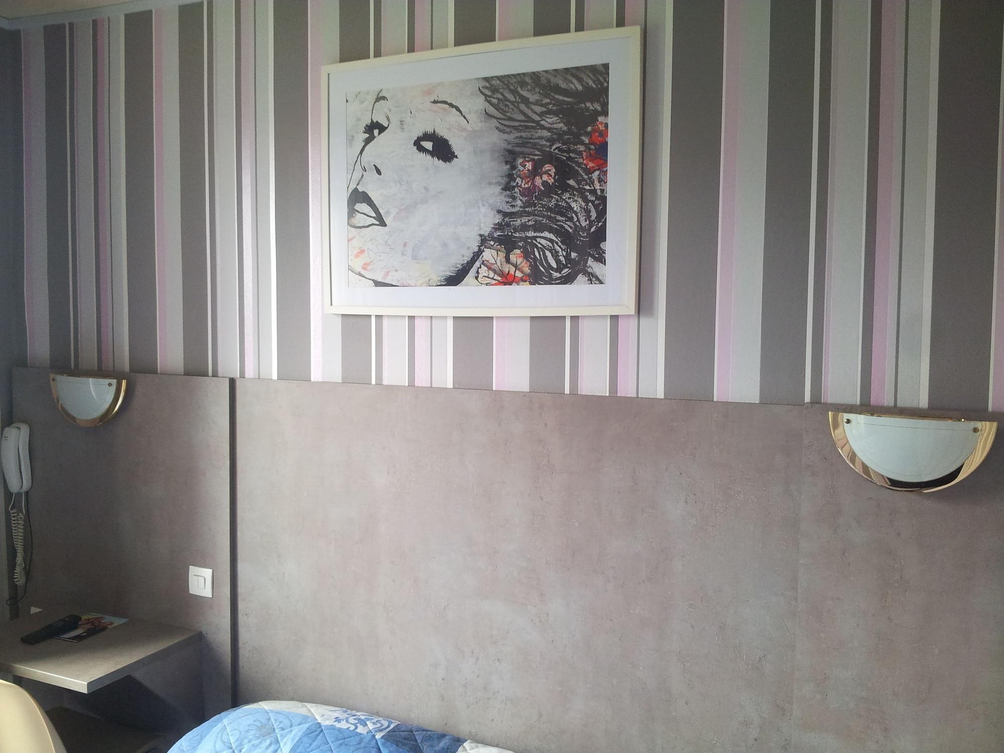 Panam Hotel Paris Gambetta- Place Gambetta-Mairie Du 20 Emme Eksteriør billede