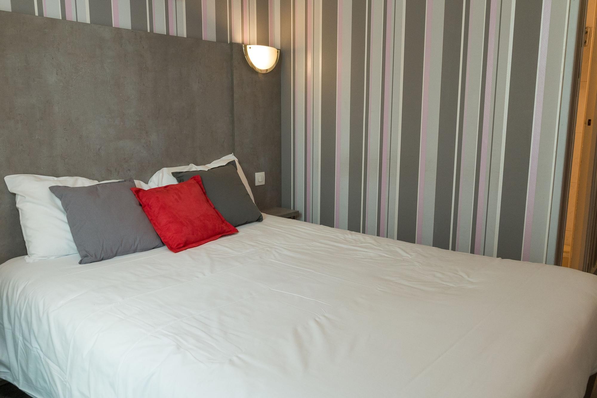 Panam Hotel Paris Gambetta- Place Gambetta-Mairie Du 20 Emme Eksteriør billede