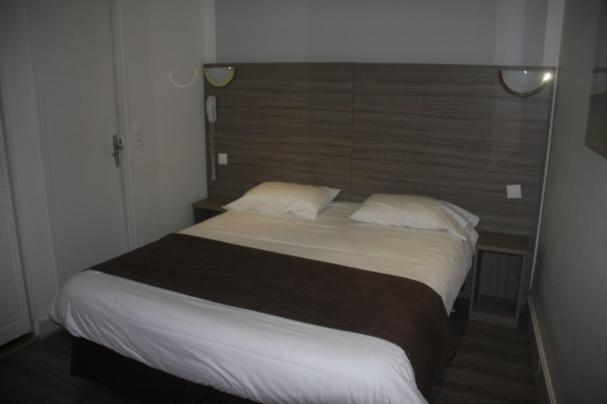 Panam Hotel Paris Gambetta- Place Gambetta-Mairie Du 20 Emme Eksteriør billede