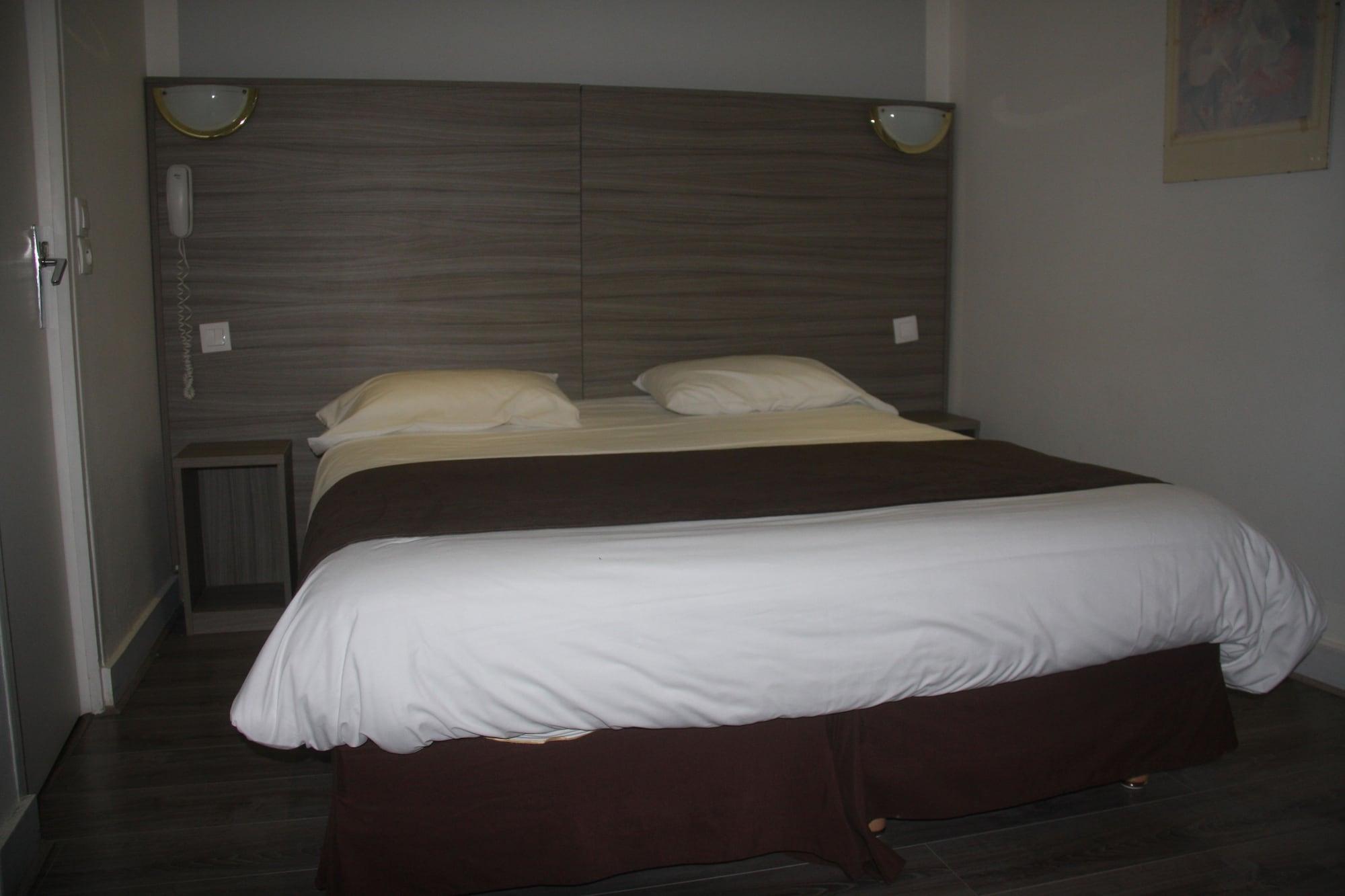 Panam Hotel Paris Gambetta- Place Gambetta-Mairie Du 20 Emme Eksteriør billede