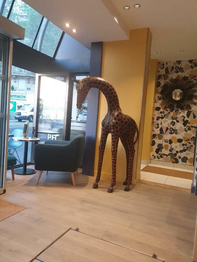 Panam Hotel Paris Gambetta- Place Gambetta-Mairie Du 20 Emme Eksteriør billede