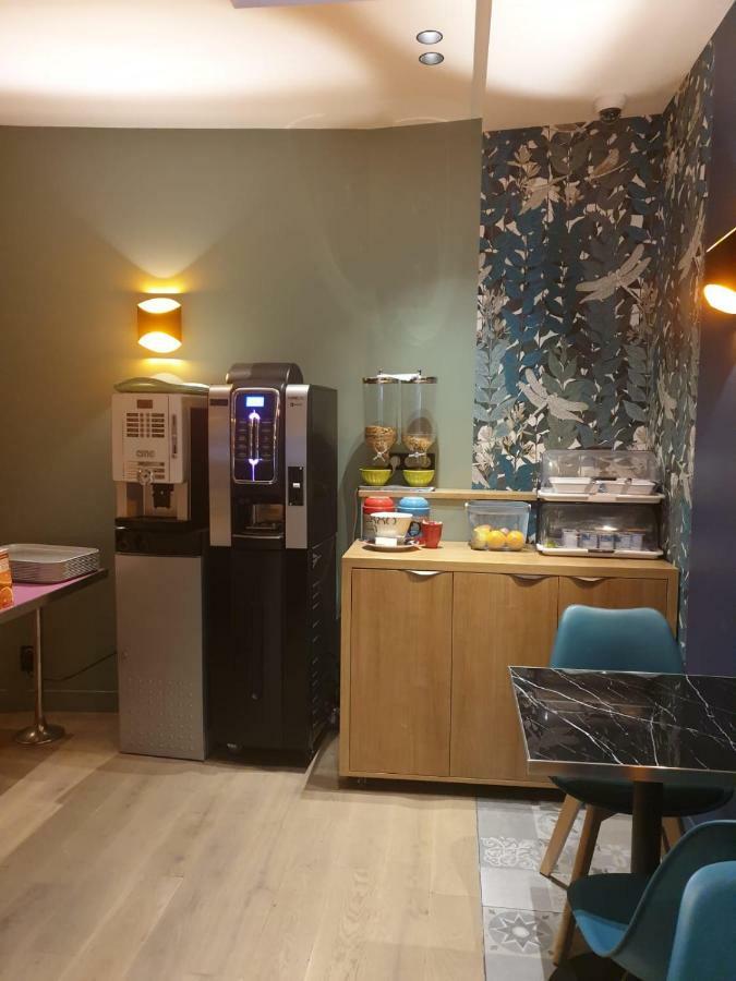 Panam Hotel Paris Gambetta- Place Gambetta-Mairie Du 20 Emme Eksteriør billede
